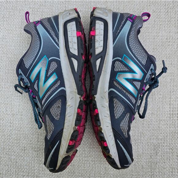 New Balance Gray, Pink, Blue Athletic Shoes Tennies 9 - Picture 8 of 10